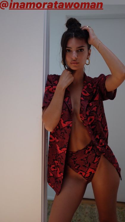 Emily-Ratajkowski-Sexy-Topless-TheFappeningBlog.com-5.jpg